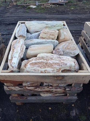 Златолит жёлтый, жёлто-зелёный глыбки и валуны для ланшафтного дизайна купить в Оханске