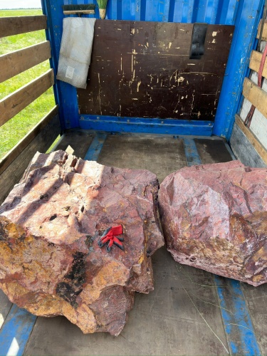 Ландшафтные глыбы красно-фиолетовые 200-1000 килограмм купить в Оханске