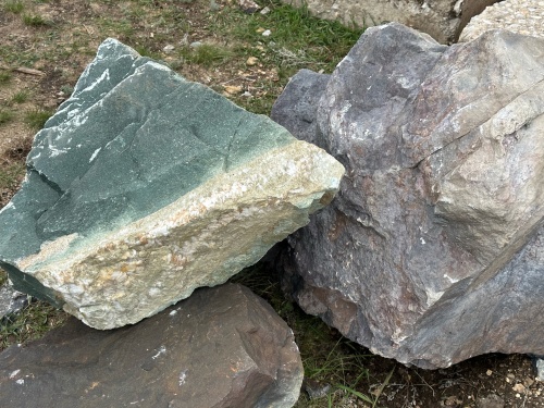 Камни для ландшафтного дизайна зелёные 10-60 килограмм купить в Оханске