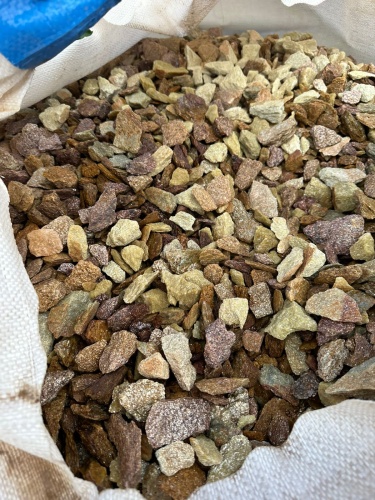 Златолит персиковый декоративная каменная крошка купить в Оханске