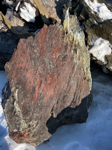 Ландшафтные глыбы красно-фиолетовые 200-1000 килограмм купить в Оханске