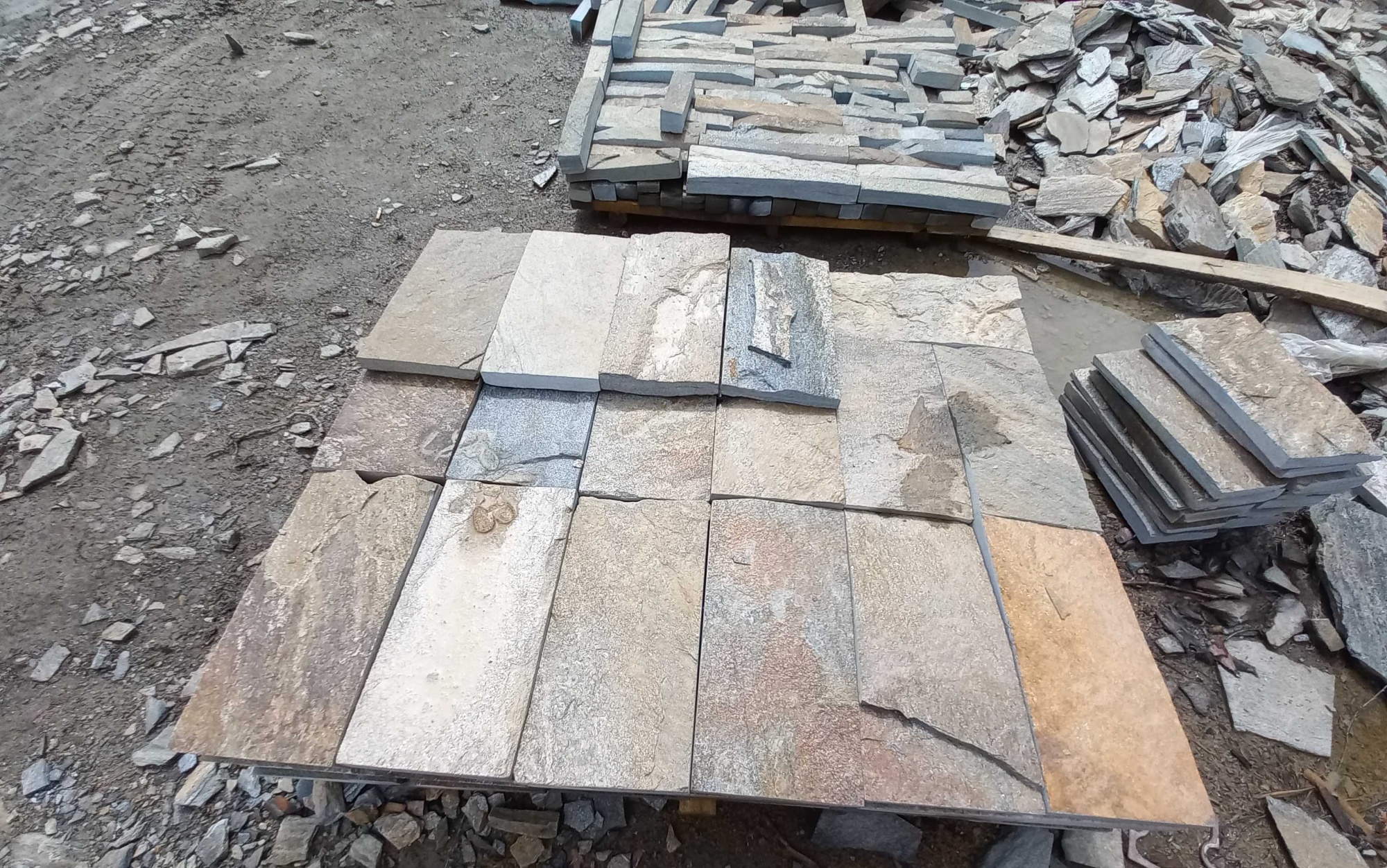 Плитка пилёная златолит Уральский для фасада купить в Оханске