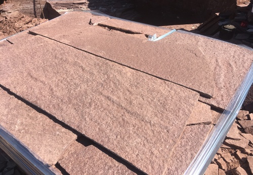 Плитняк лемезит бордовый для цоколя 1,5-2 см купить в Оханске