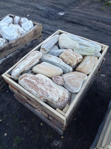 Златолит жёлтый, жёлто-зелёный глыбки и валуны для ланшафтного дизайна купить в Оханске