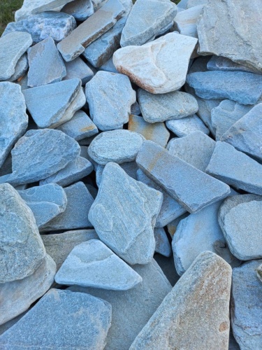 Плитняк златолит зелёный галтованный для цоколя купить в Оханске