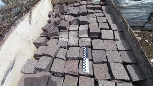 Брусчатка колотая красная