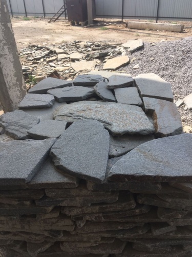 Златолит серебристый галтованный для лестниц купить в Оханске