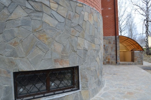 Плитняк златолит Уральский для цоколя, отмостки купить в Оханске